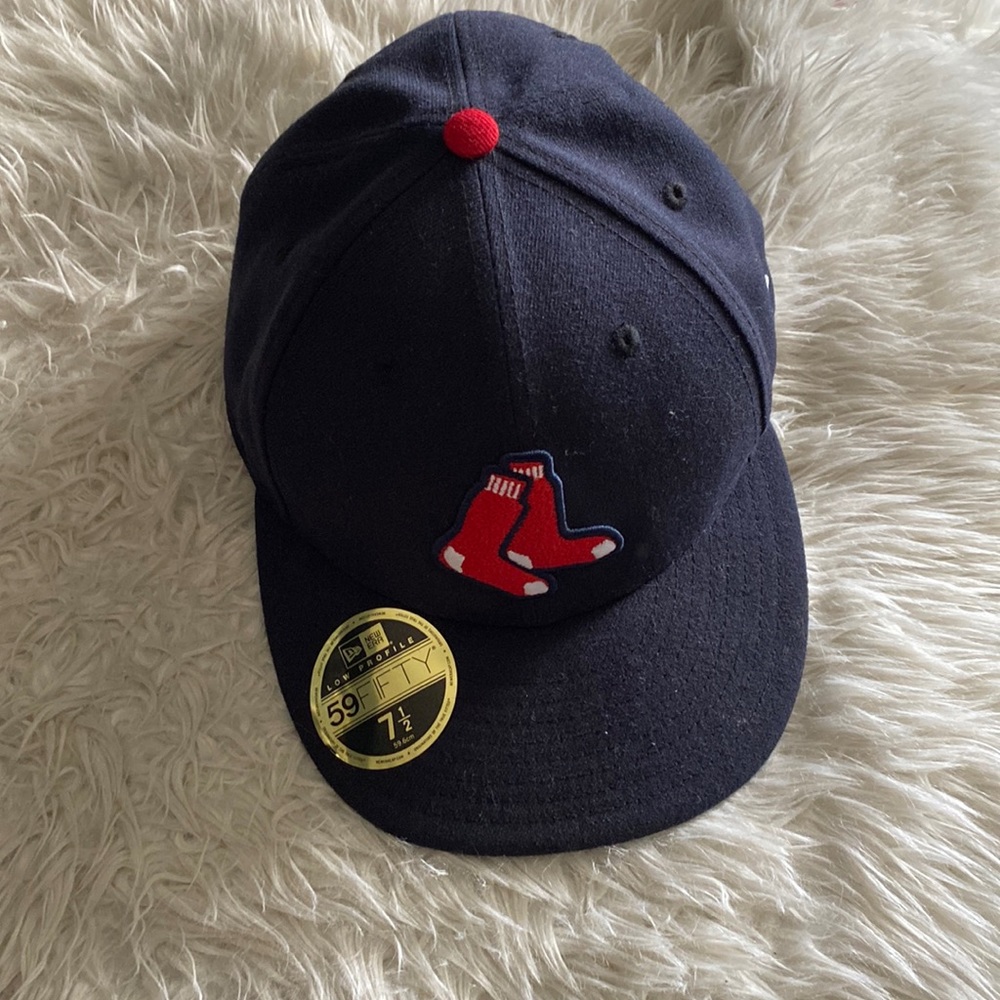 7 1/2 size Red socks hat !